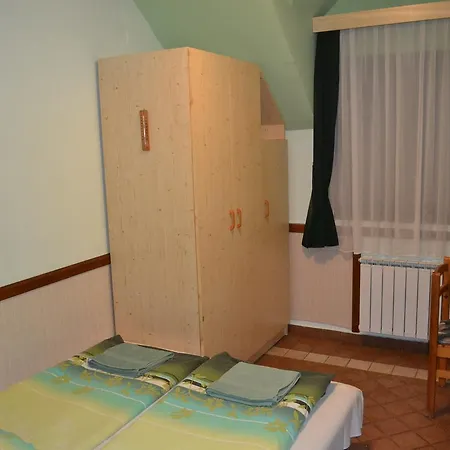 Bed & Breakfast Soskuti Lovas Elmenypark Es Panzio Soskut