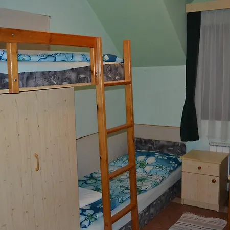 Soskuti Lovas Elmenypark Es Panzio *
