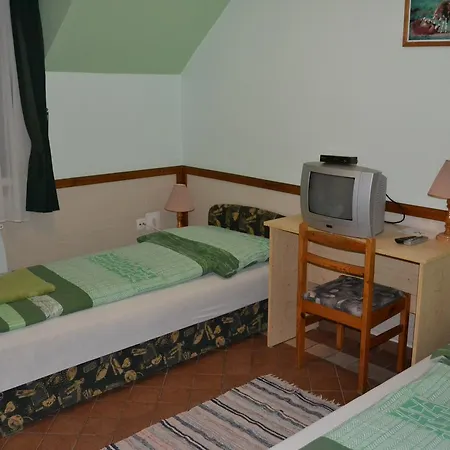 Bed & Breakfast Soskuti Lovas Elmenypark Es Panzio