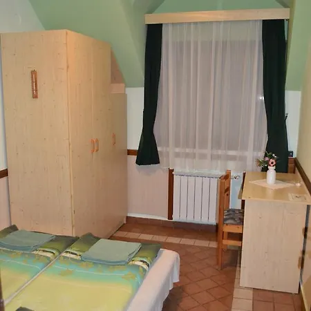 Bed & Breakfast Soskuti Lovas Elmenypark Es Panzio Soskut